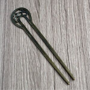 🐼 3/$25 EUC Intricate French Chignon Antique Gold Hair Stick